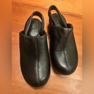 Zara Black Leather clogs